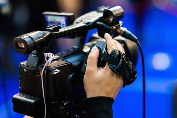 Close Cameraman Recording Event — Stock Photo, Image