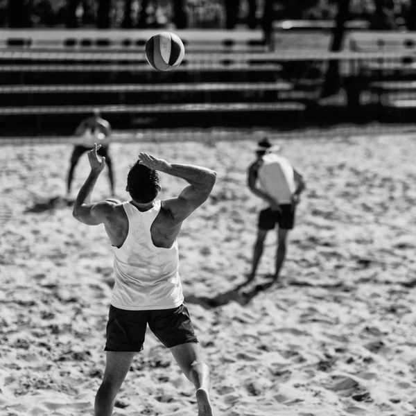 Jugadores Voleibol Playa Durante Juego — Foto de Stock