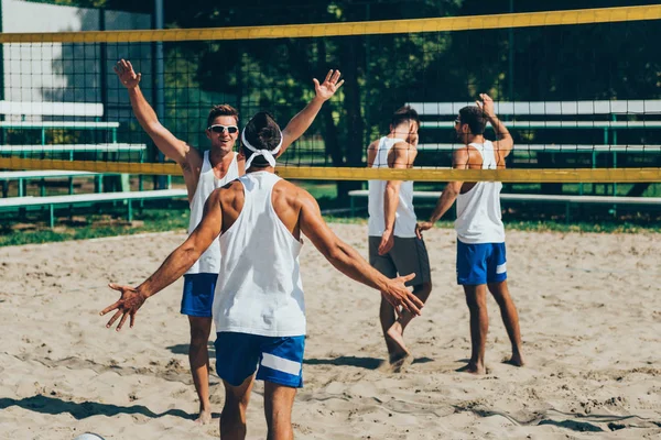 Les Joueurs Beach Volley Ont Gagné Match — Photo