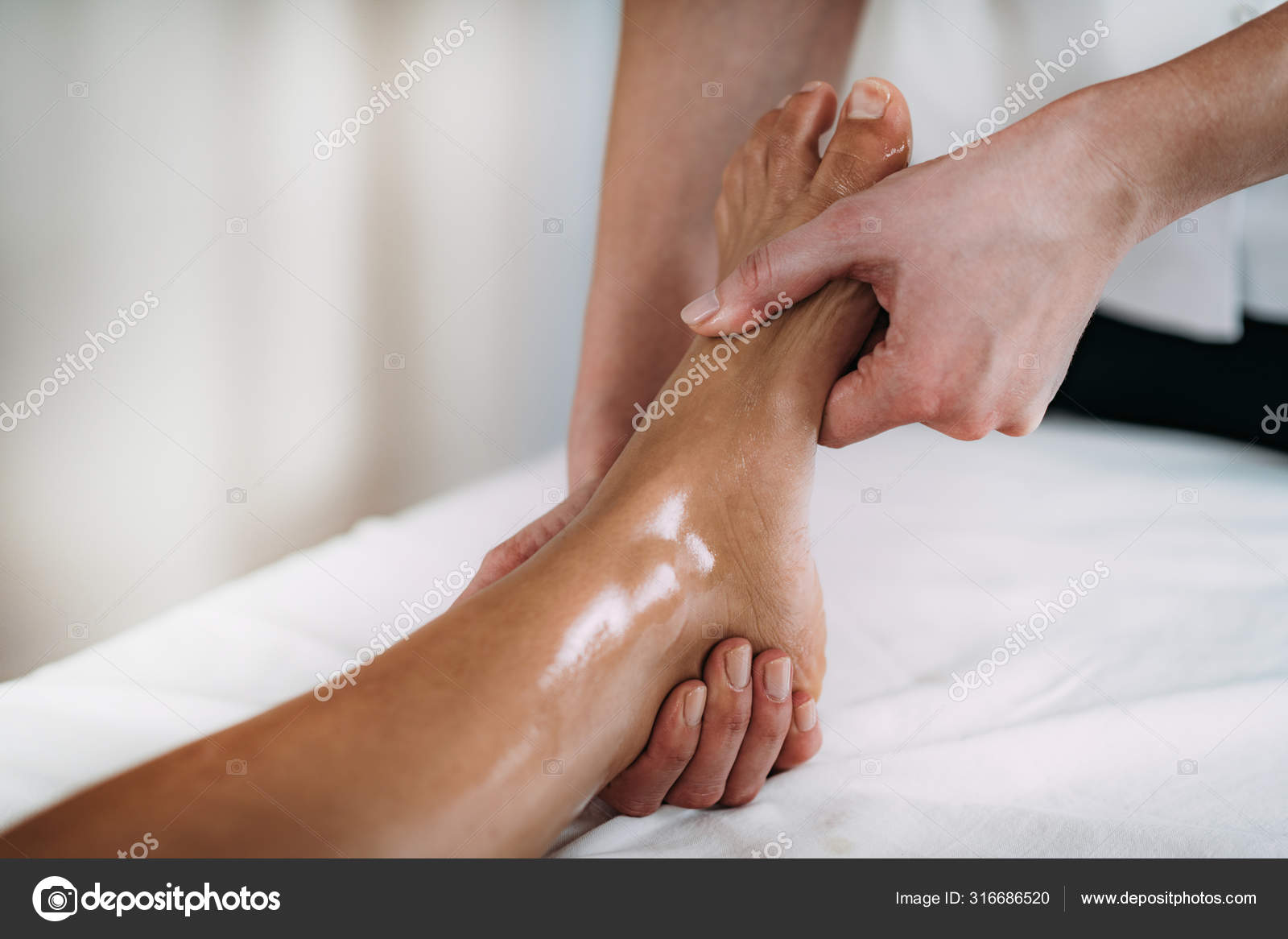 Massage therapy fingernail massage hi-res stock photography and