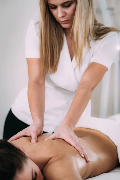 Indietro Sport Massaggio Terapia — Foto Stock