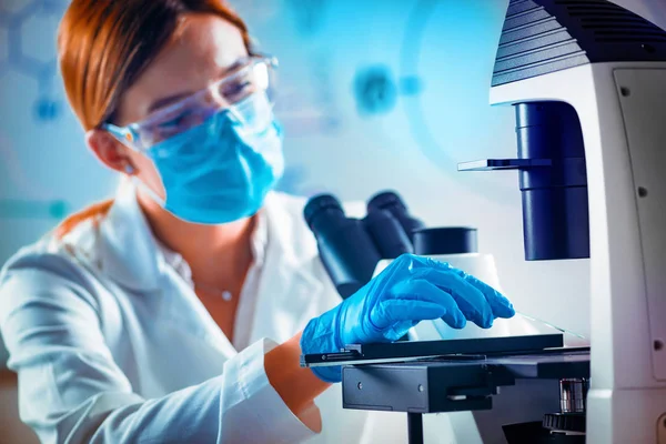 Life Science Research Placing Sample Microscope — Stock Photo, Image