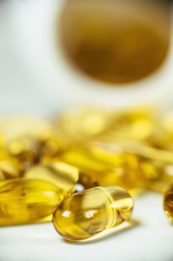 Omega 3 takviyeleri. Softgel destek kapsülleri