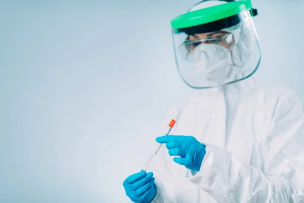 Corona Virus Test Operatore Sanitario Bianco Hazmat Suite Protezione Con — Foto Stock