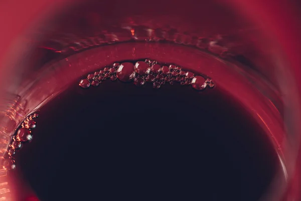 Червоне Вино Макросвіті Винограду Бульбашки Поверхні Свіжозалитого Вина — стокове фото