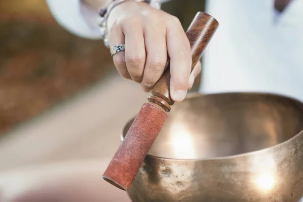 Tibetan Singing Bowl Sound Therapy Close — Stock Photo, Image