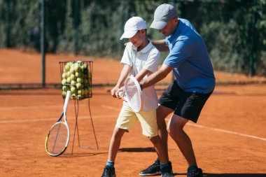 Clay Court 'ta Tenis Eğitmeniyle Çocuk Eğitimi