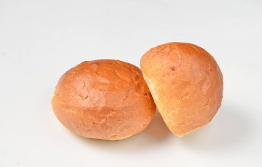 Beyaz arka plan üzerinde izole buns.