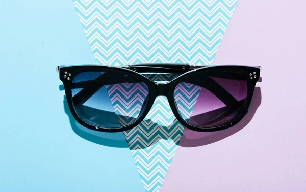 Gafas Sol Moda Sobre Fondo Pastel Creativo Vista Superior — Foto de Stock