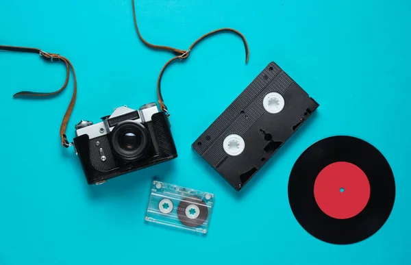 Retro Top View Still Life Vinyl Record Vintage Film Camera — ストック写真