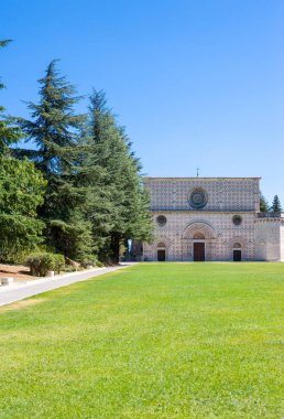 L'Aquila yerlerin