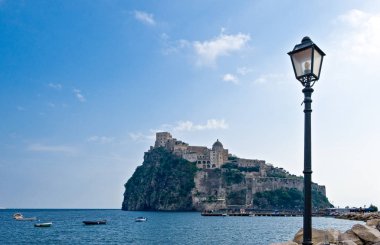Ischia Adası