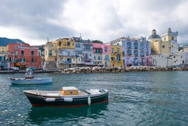 Ischia Adası