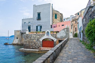Ischia Adası