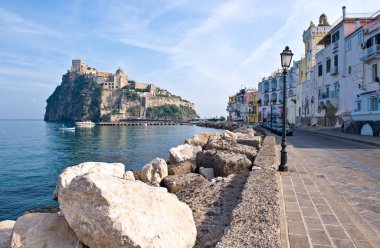 Ischia Adası