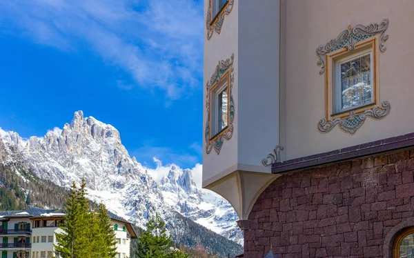 Die malerische Landschaft der Dolomiten — Stockfoto