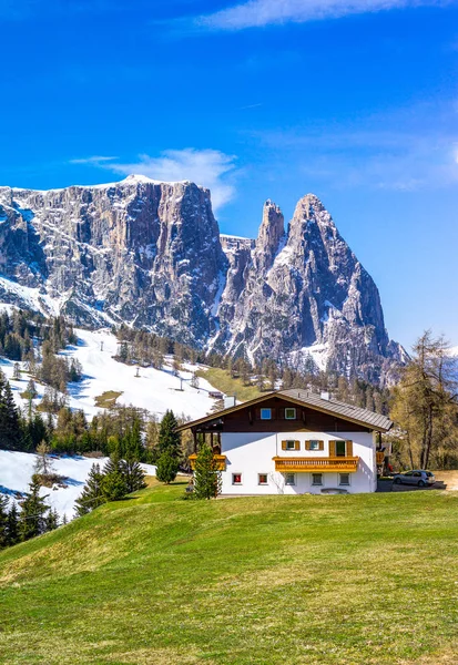 The picturesque landscapes of the Dolomites area — Stock Photo, Image