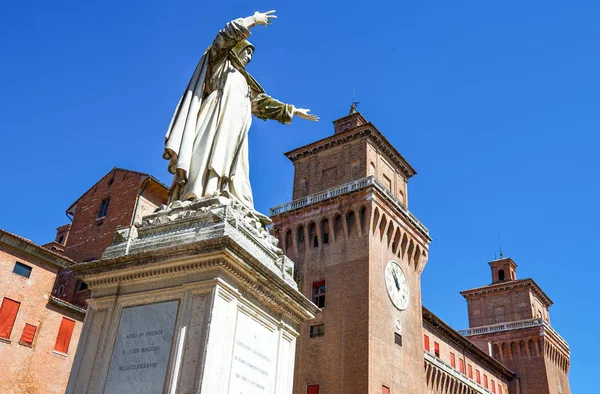 Le antiche architetture del centro storico di Ferrara — Foto Stock