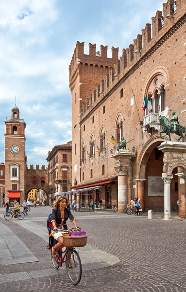 Starověké architektury starého města Ferrara — Stock fotografie