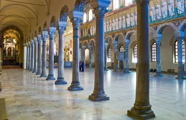 Los antiguos tesoros del arte sacro en Rávena — Foto de Stock