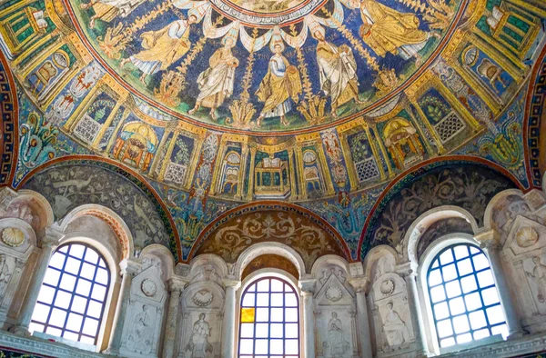 Os antigos tesouros da arte sagrada em Ravenna — Fotografia de Stock