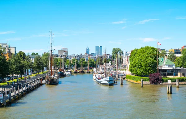 De platforms en de landschappen van Rotterdam — Stockfoto