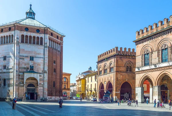 The architectures of Cremona — Stock Photo, Image