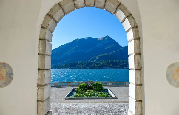 Arquitecturas y paisajes del Lago Como — Foto de Stock