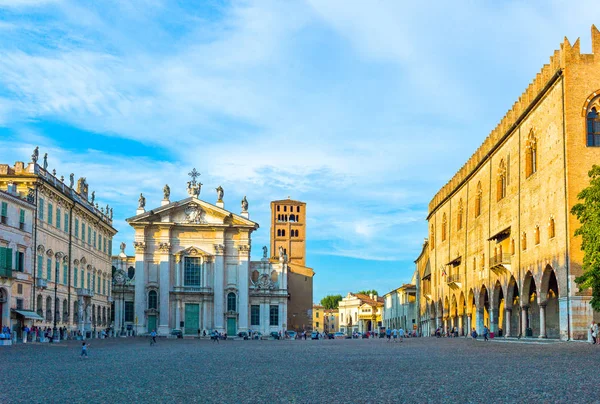 Mantova tarihi yerler