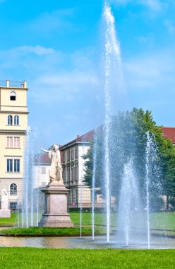 Geçmiş ve Torino'da sanat