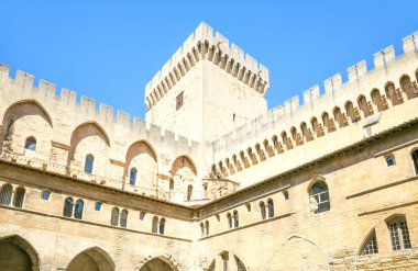 Mimarileri ve Avignon anıtları