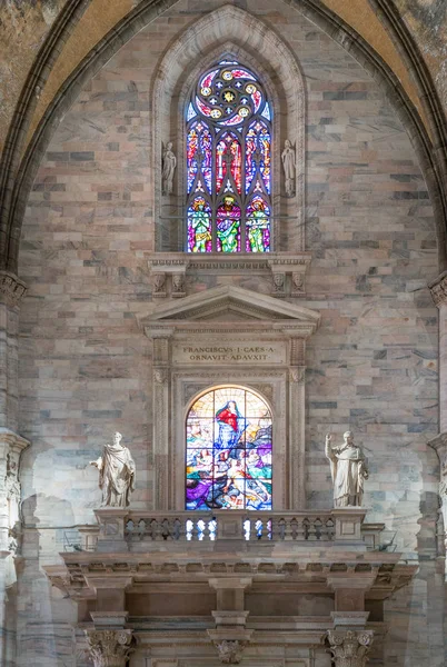 Het interieur van de kathedraal Duomo — Stockfoto