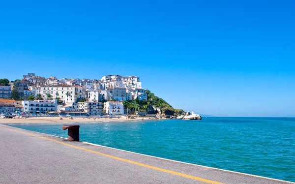 De marine landskaber og farverne på Gargano - Stock-foto