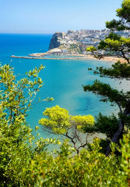 Los paisajes marinos y los colores del Gargano — Foto de Stock