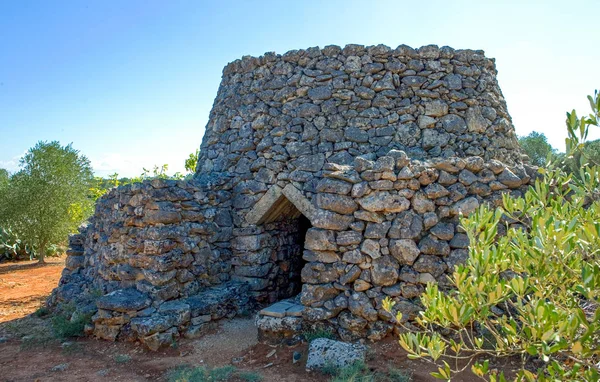 Puglia teriitoy antik kırsal kulübeleri