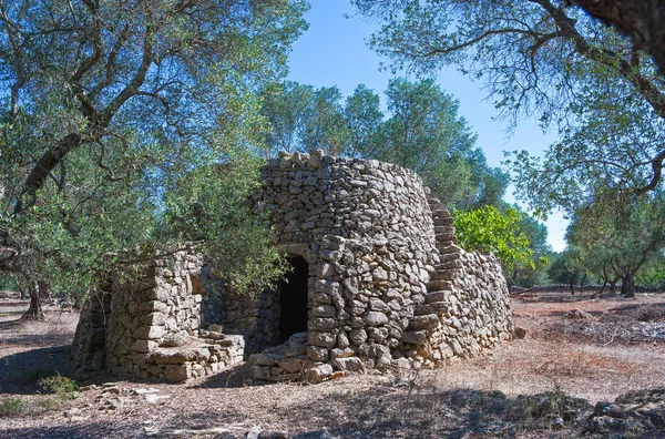 Puglia teriitoy antik kırsal kulübeleri