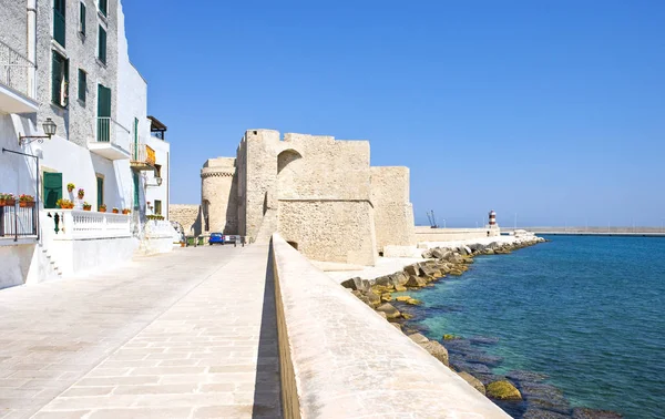 The architectures and colors of Monopoli — Stock Photo, Image