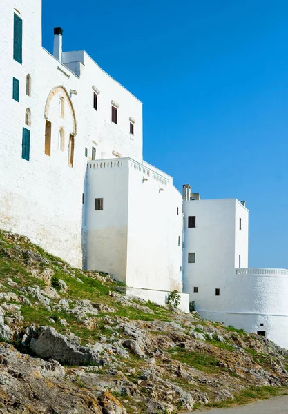 Ostuni, uma aldeia branca entre o olival — Fotografia de Stock