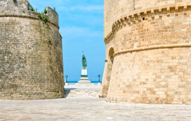 Sanat ve Otranto deniz