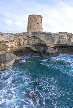 Mimarileri ve Santa Cesarea doğal senaryoları