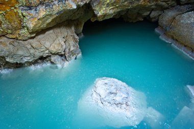 Mimarileri ve Santa Cesarea doğal senaryoları