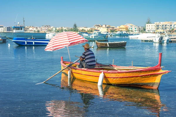 Lo stile barocco e le tradizioni in Sicilia — Foto Stock