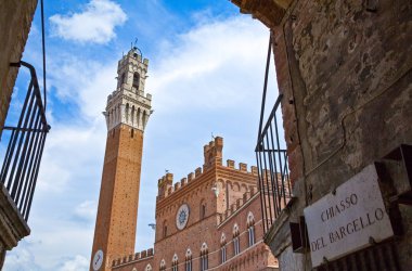 Mimarileri ve Siena sanatı