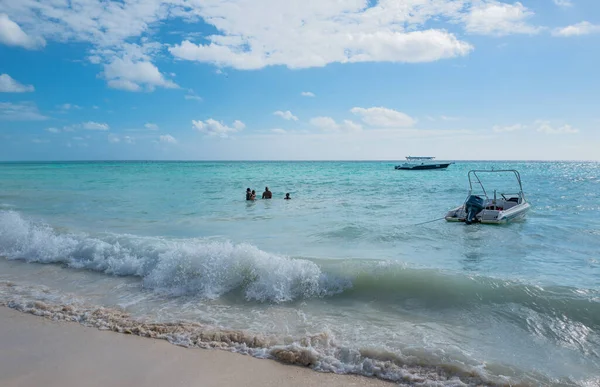 Romana Dominican Republic January 2019 Bathers Leisure Boats Bayahibe Beach — Stock Photo, Image