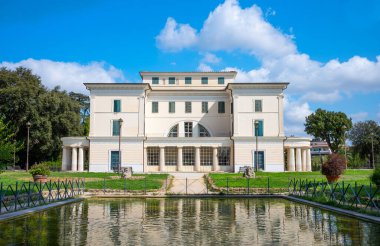 Roma, İtalya, Villa Torlonia 'nın arka cephesi