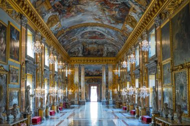 Roma, İtalya - 19 Ağustos 2017: Colonna Sarayı, Colonna Galerisinin Büyük Salonu