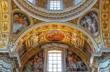 Roma, İtalya - 20 Temmuz 2018: Santa Maria Maggiore Bazilikası 'nın Sistine Şapeli üzerindeki kubbe