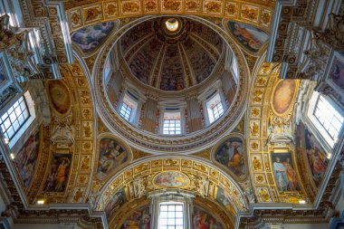 Roma, İtalya - 20 Temmuz 2018: Santa Maria Maggiore Bazilikası 'nın Sistine Şapeli üzerindeki kubbe
