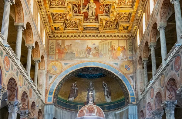 Roma Italia Agosto 2017 Nave Con Techo Madera Dorada Basílica — Foto de Stock