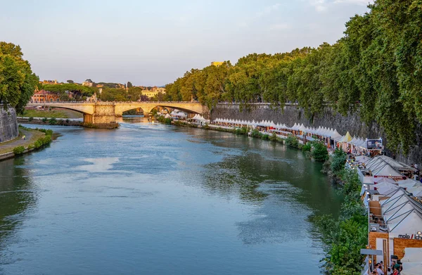 Рим Италия Июля 2018 Река Тибр Закате Видна Квартала Трастевере — стоковое фото